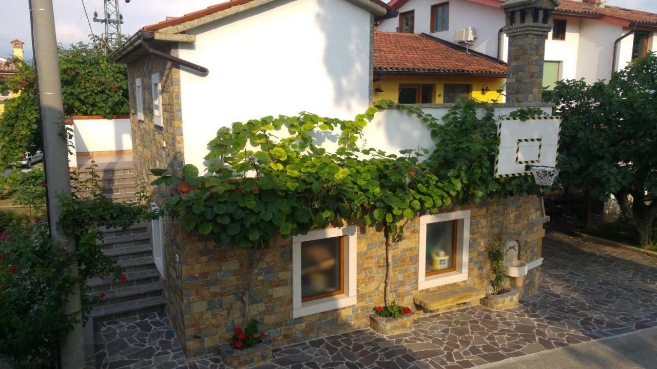 Kmetija Jogan, Wines & Apartments Pobegi Esterno foto